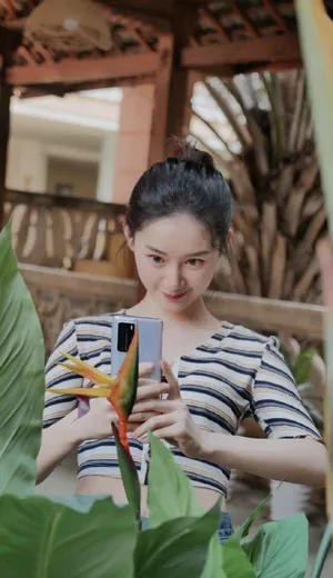 郭晓婷条纹衫轻甜自拍图片_2