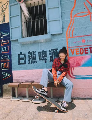 吴佳怡甜酷滑板女孩图片