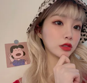 张馨文可爱甜美自拍照图片_2