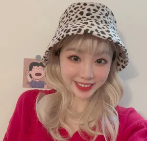 张馨文可爱甜美自拍照图片_3