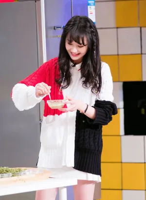 郑爽拼色针织开衫综艺造型图片_7