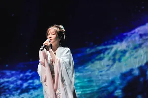 冯提莫国风音乐盛典舞台照图片_3
