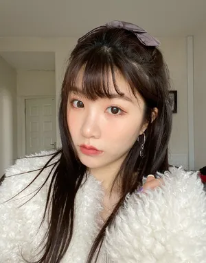 张馨文高冷诱人自拍照图片