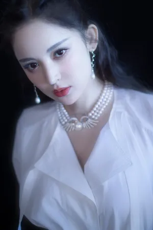 古力娜扎纯白甜美写真图片