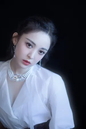 古力娜扎纯白甜美写真图片_2