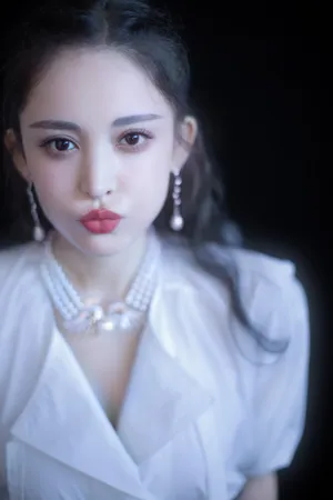 古力娜扎纯白甜美写真图片_5