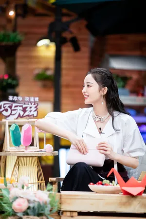 古力娜扎复古珍珠项链剧照图片_7