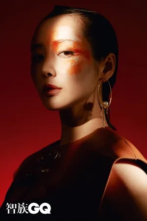 李纯性感成熟时尚写真大片_1