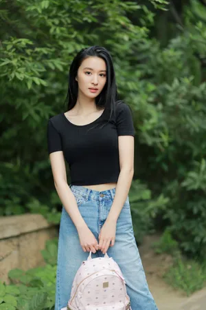 王楚然清爽街拍写真图片_1