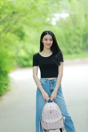 王楚然清爽街拍写真图片_2