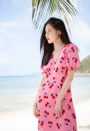 宋妍霏浪漫海边沙滩写真图片_2