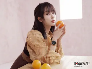 杨紫温柔随性时尚大片写真图片