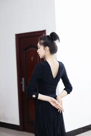 古力娜扎舞蹈练习照图片