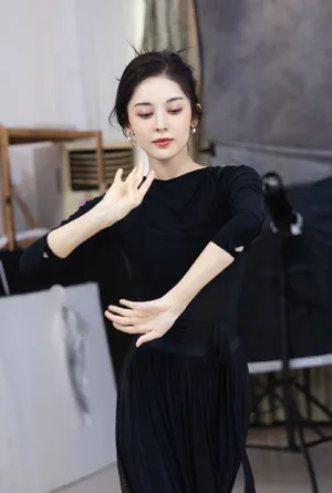 古力娜扎舞蹈练习照图片_2