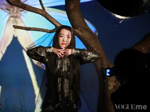 孟美岐暗黑童话写真花絮图片_4