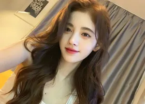 鞠婧祎卷发性感自拍照图片_2