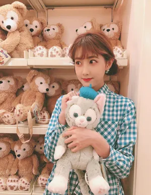 李艺彤清新俏皮生活照图片_9