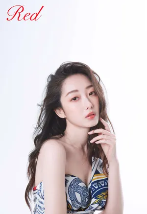 蒋梦婕露肩裙性感写真图片_8