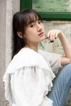 袁冰妍清新温婉街拍图片_3