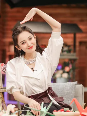 古力娜扎甜美俏皮综艺剧照图片