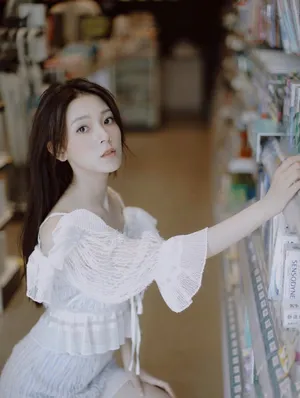 陈瑶白裙甜美写真图片_11