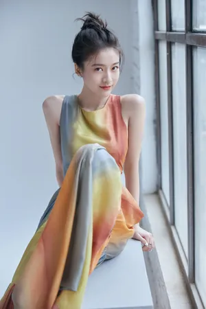 张雪迎彩虹长裙写真图片_2