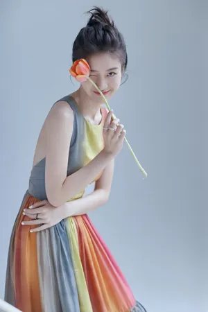 张雪迎彩虹长裙写真图片_5
