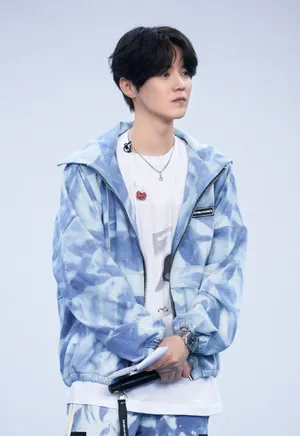 鹿晗创造营2020帅气花絮照图片_2