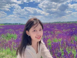 孙琰清花间优雅写真图片