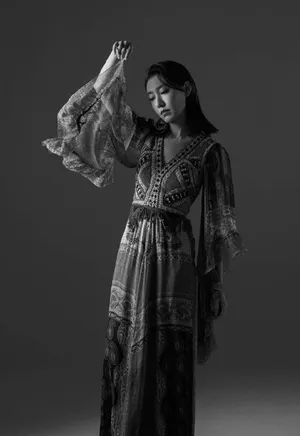 高露成熟优雅魅力写真图片_3