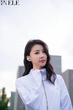 贾青绿裙清爽性感写真图片_14