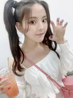 杨超越双马尾可爱少女感写真图片_1