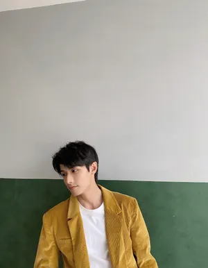 赵弈钦帅气居家生活照图片_2