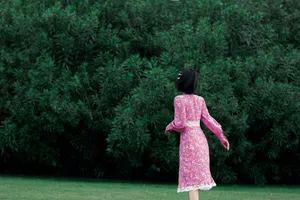 阚清子碎花裙性感写真图片