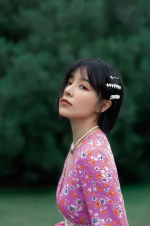 阚清子碎花裙性感写真图片_3