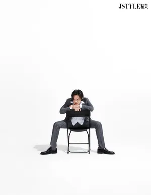 尹正百变型男写真图片_2