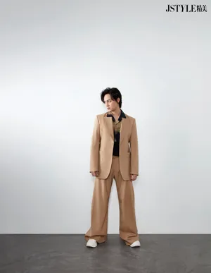 尹正百变型男写真图片_3
