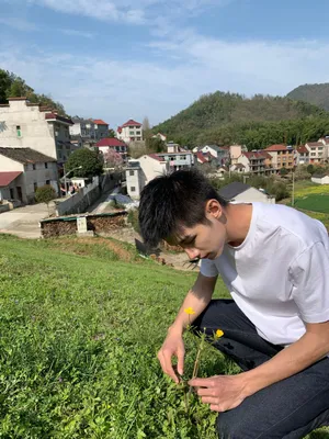 赵弈钦阳光帅气生活照图片
