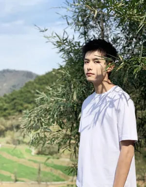 赵弈钦阳光帅气生活照图片_4
