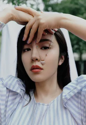 王晓晨复古优雅写真图片_2