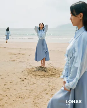 李梦水中优雅性感写真图片