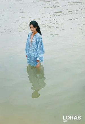 李梦水中优雅性感写真图片_3