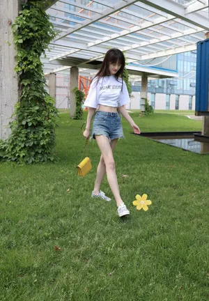 袁冰妍露脐装清爽写真图片_3