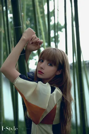 麦迪娜长发优雅性感写真图片_8
