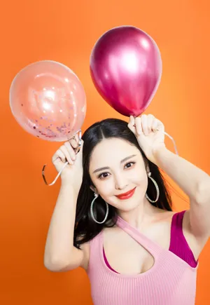 古力娜扎清爽俏皮写真图片_3