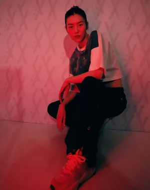 刘雯简洁运动风写真图片_2