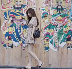 邓家佳优雅性感街拍写真图片_2