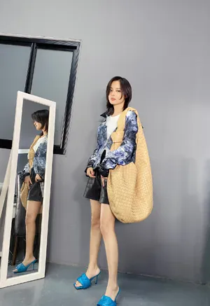 辛芷蕾短裤美腿私服照图片_4