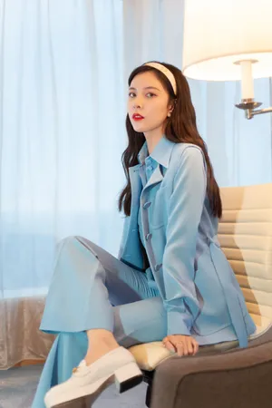 宋妍霏蓝色套装写真图片_2