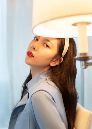 宋妍霏蓝色套装写真图片_4